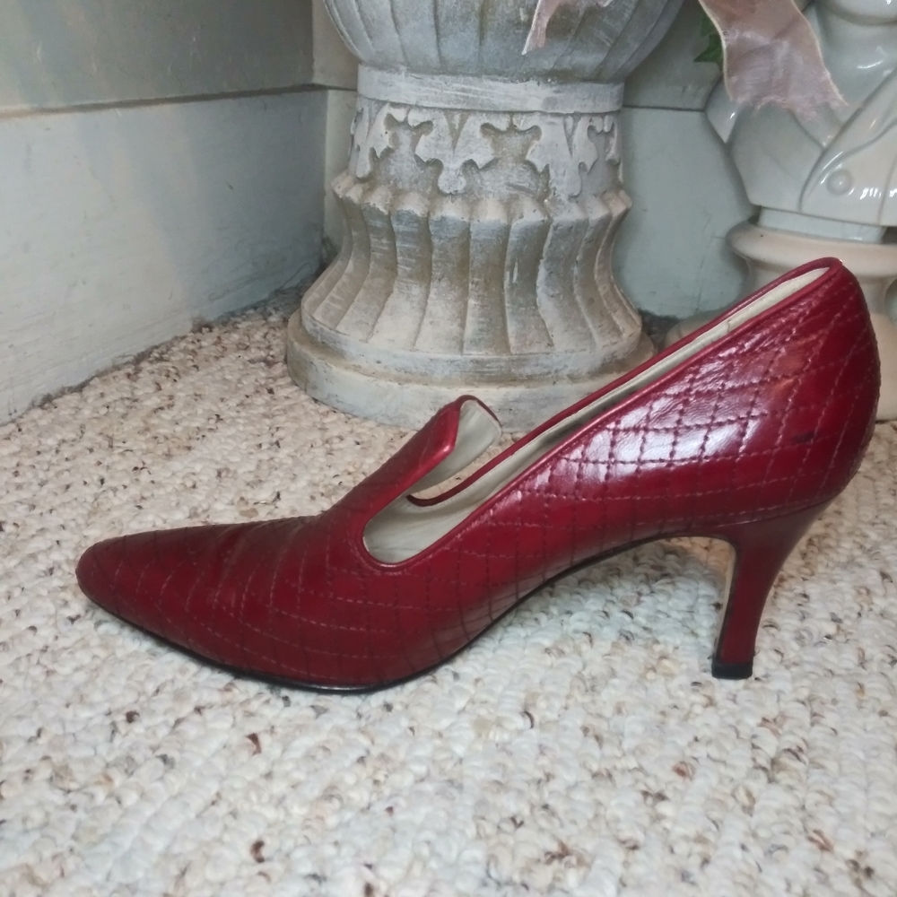 Bally Vintage "Cupid" Ruby Red Quilted Leather Edwardian Style Pumps - Picture 6 of 15